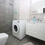 Modern One Bedroom Flat In Yucca Park *