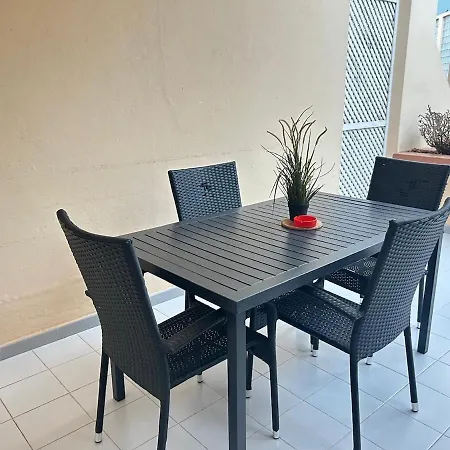 Modern One Bedroom Flat In Yucca Park شقة